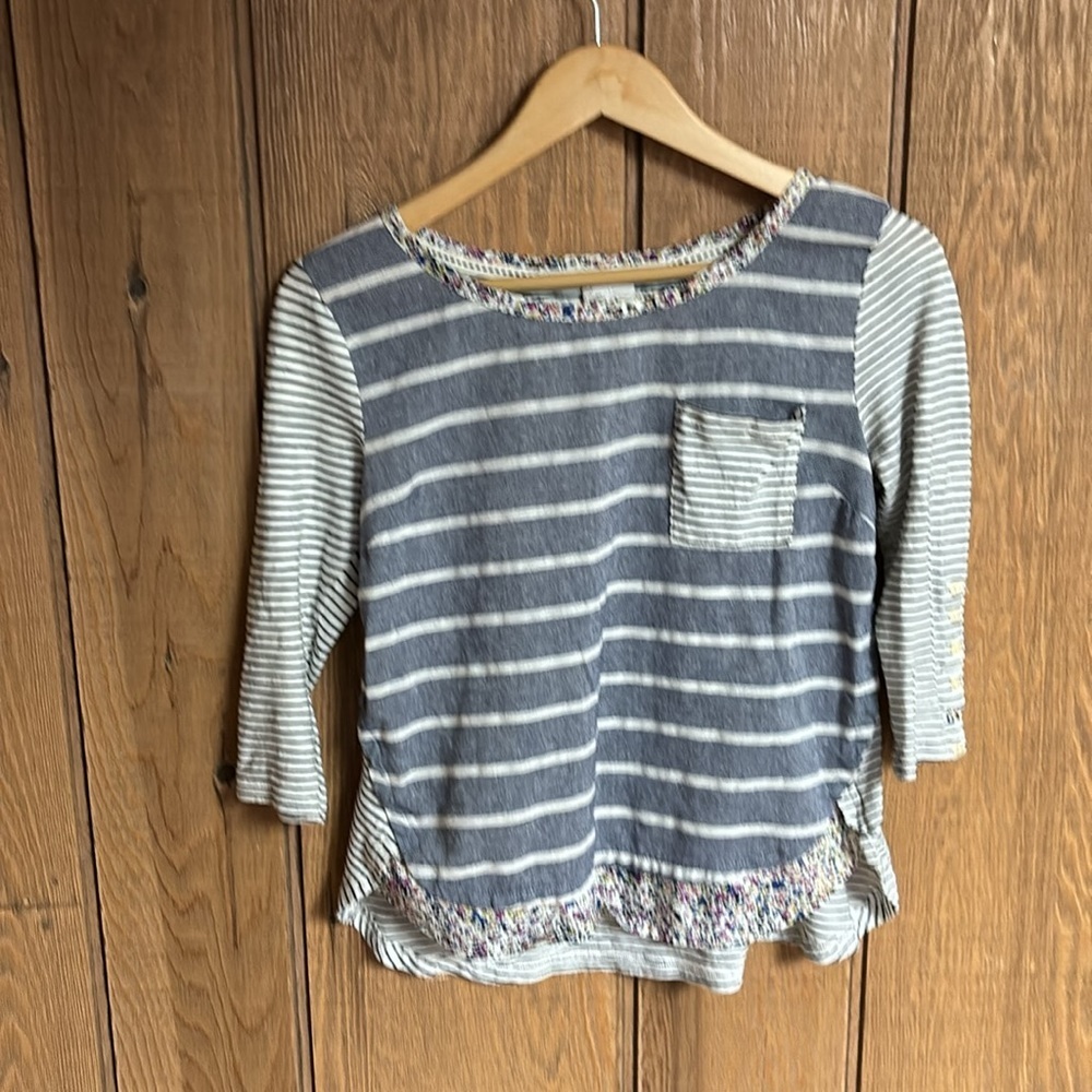 Anthropologie Postmark multimedia 3/4 button embellished sleeves hi lo size S